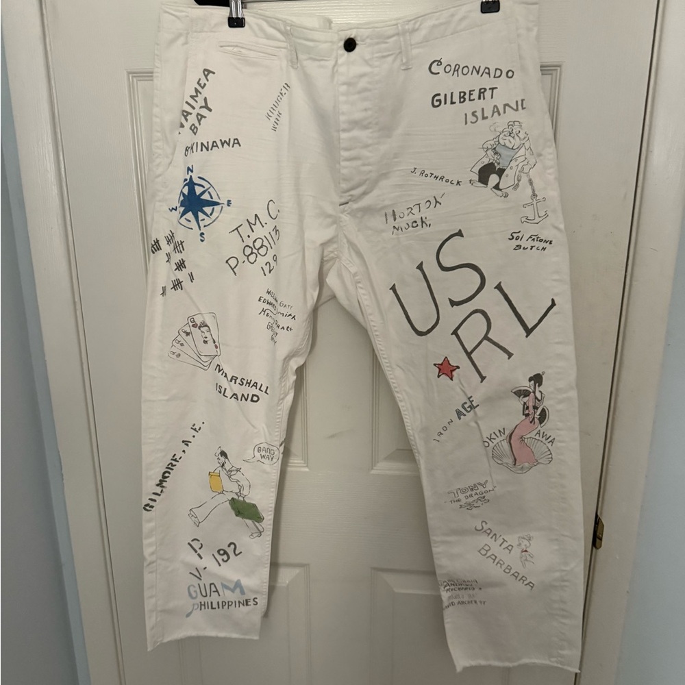 Men's Tapered Fit Graphic Print Chino Pants